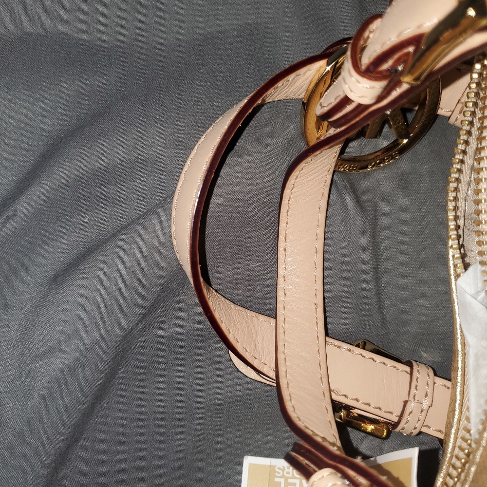 Purse - Picture 2 of 8